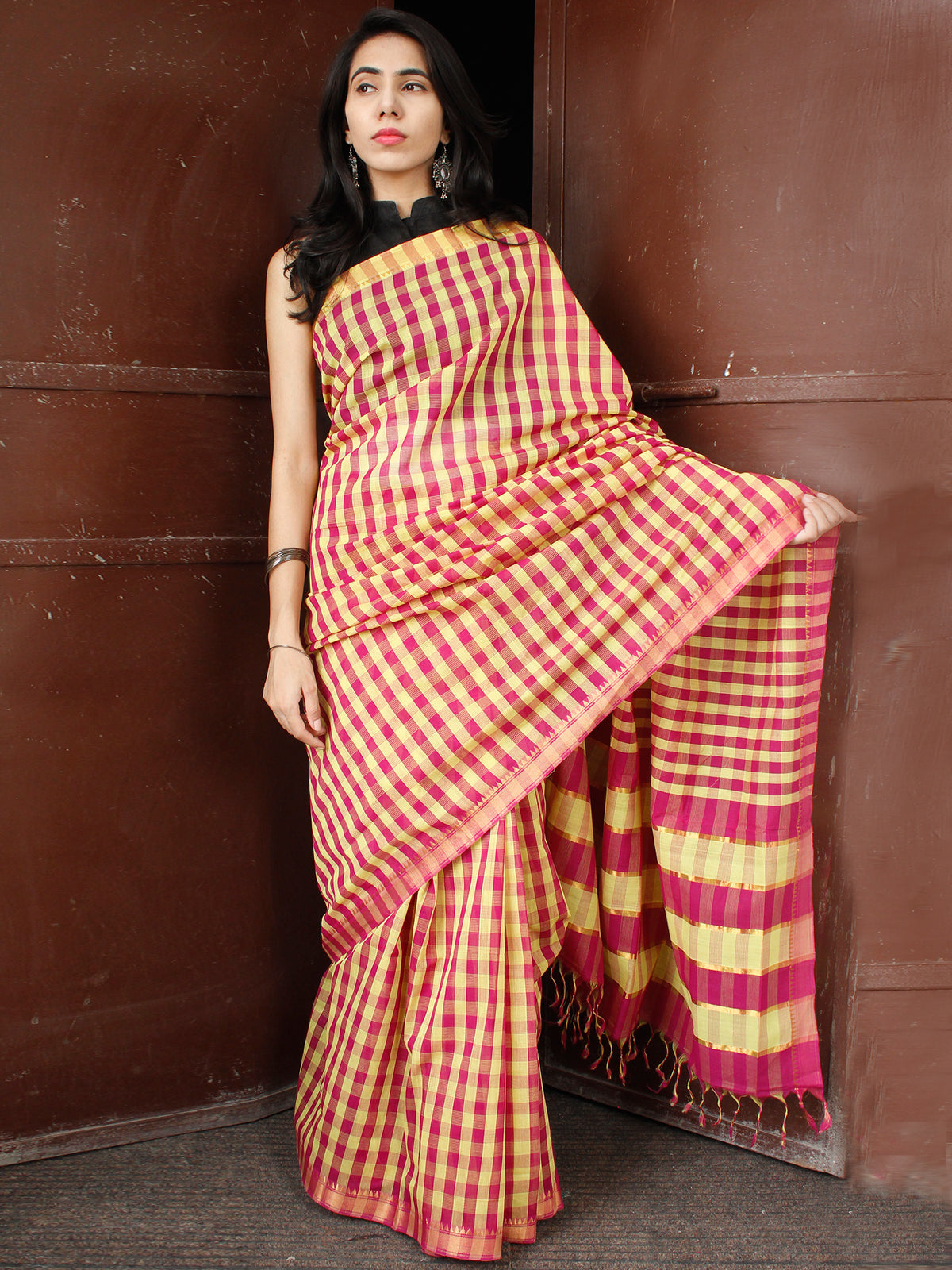 Pink Yellow Handloom Mangalagiri Cotton Saree With Zari Border - S031703684