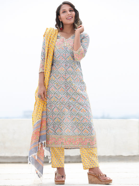 Jashn Shabana - Set of Kurta Pants & Dupatta - KS04B2496D