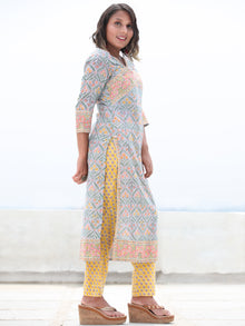 Jashn Shabana - Set of Kurta Pants & Dupatta - KS04B2496D