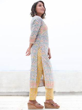Jashn Shabana - Set of Kurta Pants & Dupatta - KS04B2496D