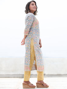 Jashn Shabana - Set of Kurta Pants & Dupatta - KS04B2496D