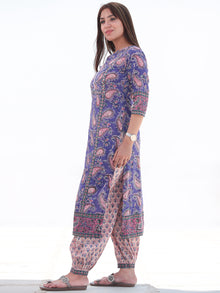 Nayab Inaya - Set of Kurta Salwar Pants & Dupatta - KS62A2525D