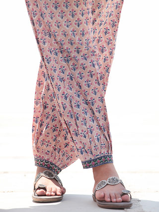 Nayab Inaya - Set of Kurta Salwar Pants & Dupatta - KS62A2525D