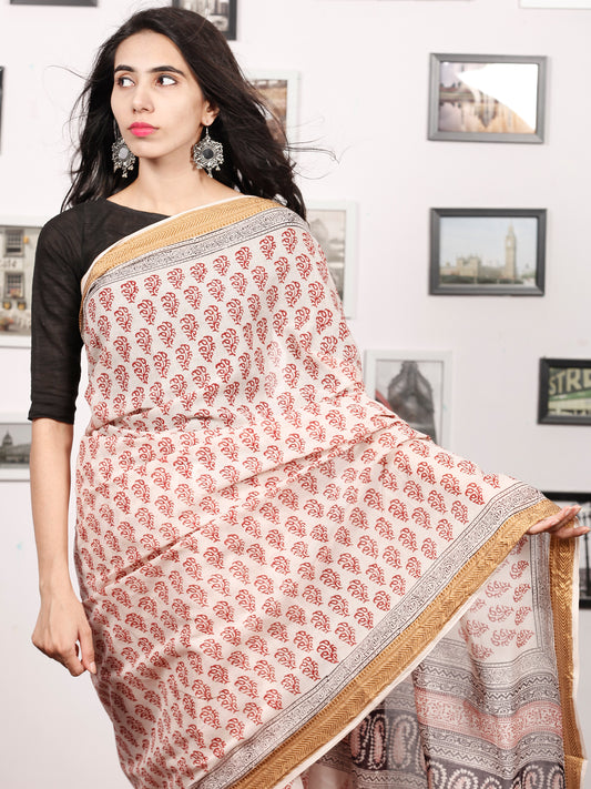 Light Beige Maroon Black Bagh Printed Maheshwari Cotton Saree - S031703322