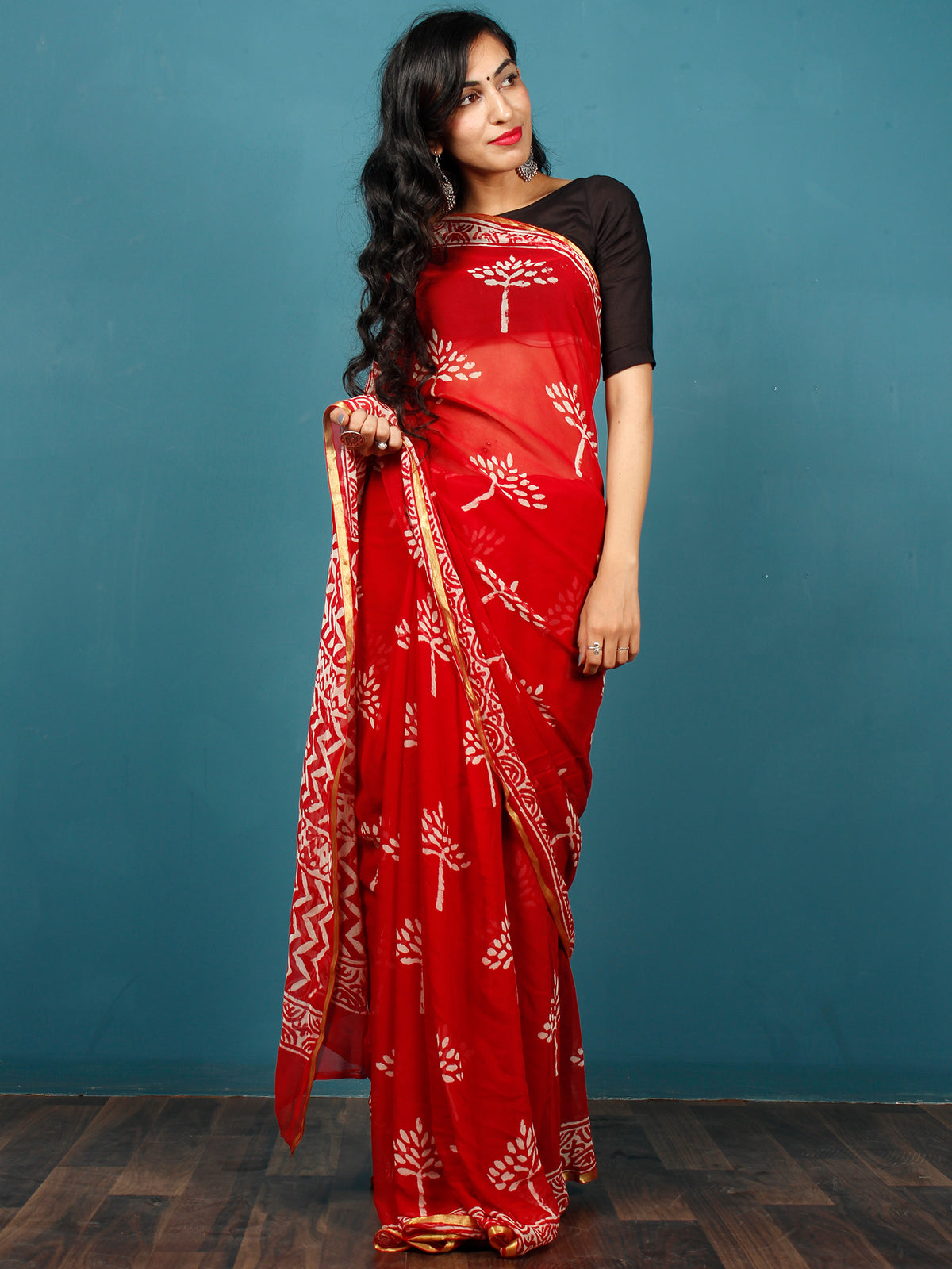 Red White Hand Block Printed Chiffon Saree with Zari Border - S031702791