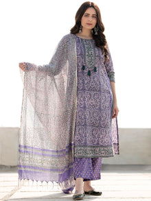 Zohra Samreena - Set of Straight Kurta Pants &  Kota Dupatta - KS47P2517D