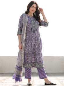 Zohra Samreena - Set of Straight Kurta Pants &  Kota Dupatta - KS47P2517D