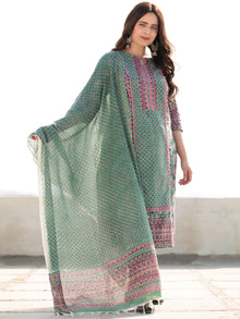 Zohra Samah Set of Kurta Pants & Dupatta