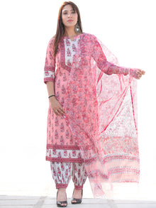 Nayab Bella - Set of Kurta Salwar Pants & Kota Dupatta - KS72B2546D