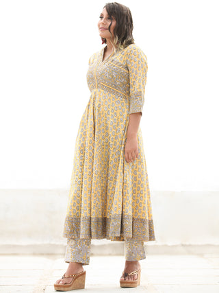 Jashn Ifat - Set of Anarkali Kurta Pant & Dupatta - KS09A2495D