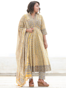 Jashn Ifat - Set of Anarkali Kurta Pant & Dupatta - KS09A2495D