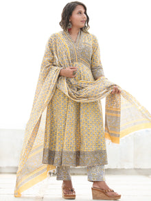 Jashn Ifat - Set of Anarkali Kurta Pant & Dupatta - KS09A2495D