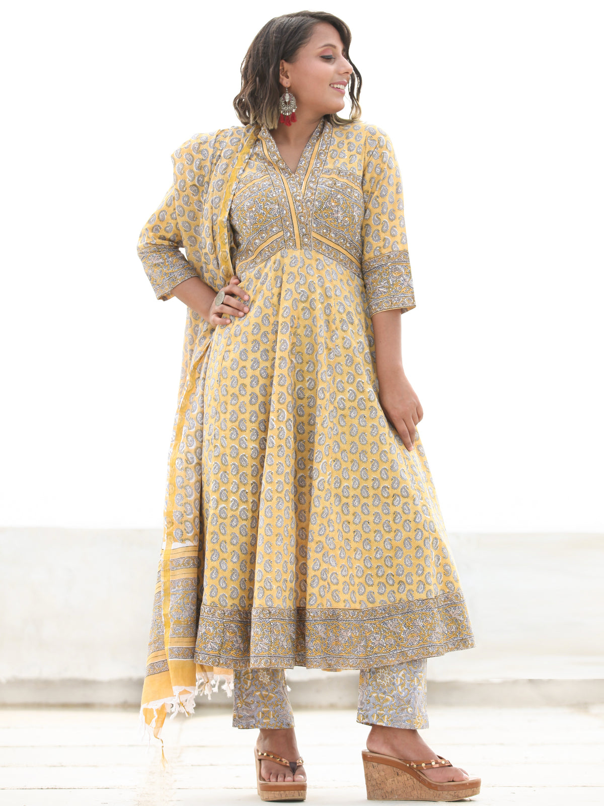 Jashn Ifat - Set of Anarkali Kurta Pant & Dupatta - KS09A2495D