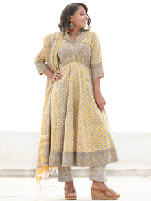 Jashn Ifat - Set of Anarkali Kurta Pant & Dupatta - KS09A2495D