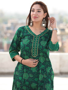 Nayab Nasreen - Set of Kurta Salwar Pants & Dupatta - KS50D2548D