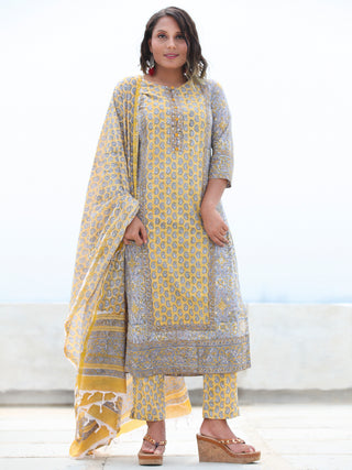 Jashn Ghazala - Set of Kurta Pants & Dupatta - KS76B2495D