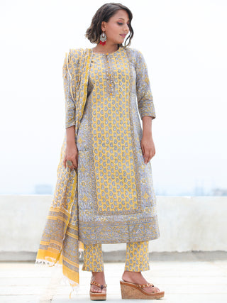 Jashn Ghazala - Set of Kurta Pants & Dupatta - KS76B2495D