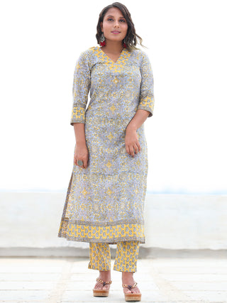 Jashn Zeba - Set of Kurta Pants & Dupatta - KS10A2495D