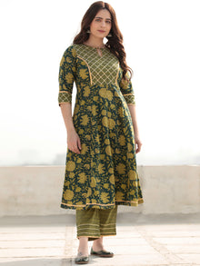 Zohra Diba - Set of Anarkali Kurta Pants & Dupatta - KS56B2520D