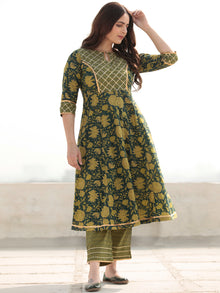 Zohra Diba - Set of Anarkali Kurta Pants & Dupatta - KS56B2520D