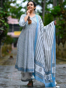 Zohra Mehran - Set of Angrakha Kurta Palazzo & Dupatta - KS20B2504D