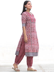 Nayab Sajoon - Set of Kurta Salwar Pants & Kota Doria Dupatta - KS03C2569D