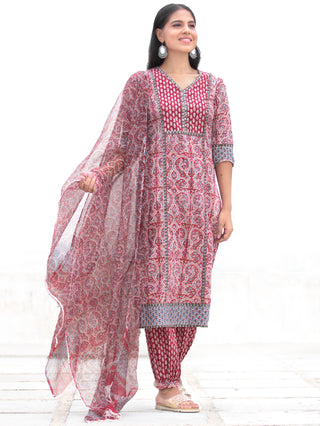 Nayab Sajoon - Set of Kurta Salwar Pants & Kota Doria Dupatta - KS03C2569D