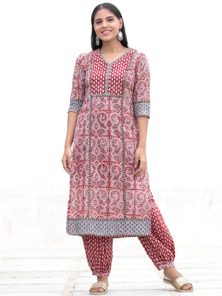 Nayab Sajoon - Set of Kurta Salwar Pants & Kota Doria Dupatta - KS03C2569D