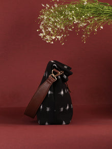 Black White Fold Over Ikat Hand Bag - B0504