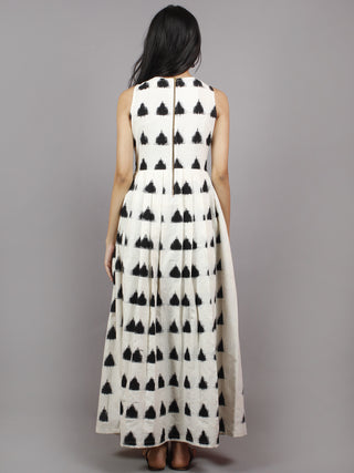Ivory Black Long Sleeveless Handwoven Double Ikat Dress With Knife Pleats & Side Pockets - D3265503