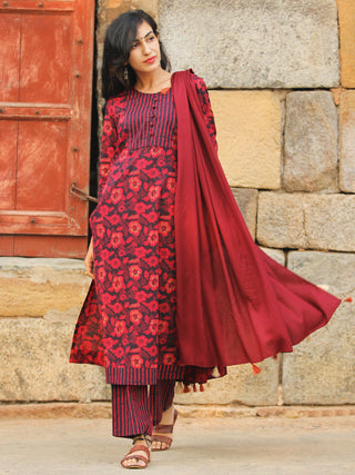 Garden Stripes - Block Printed Kurta Set With Dupatta - SS01F1938