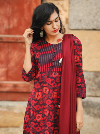 Garden Stripes - Block Printed Kurta Set With Dupatta - SS01F1938