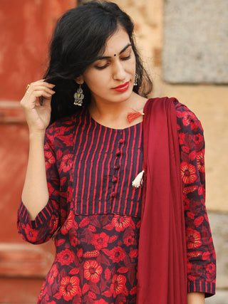 Garden Stripes - Block Printed Kurta Set With Dupatta - SS01F1938