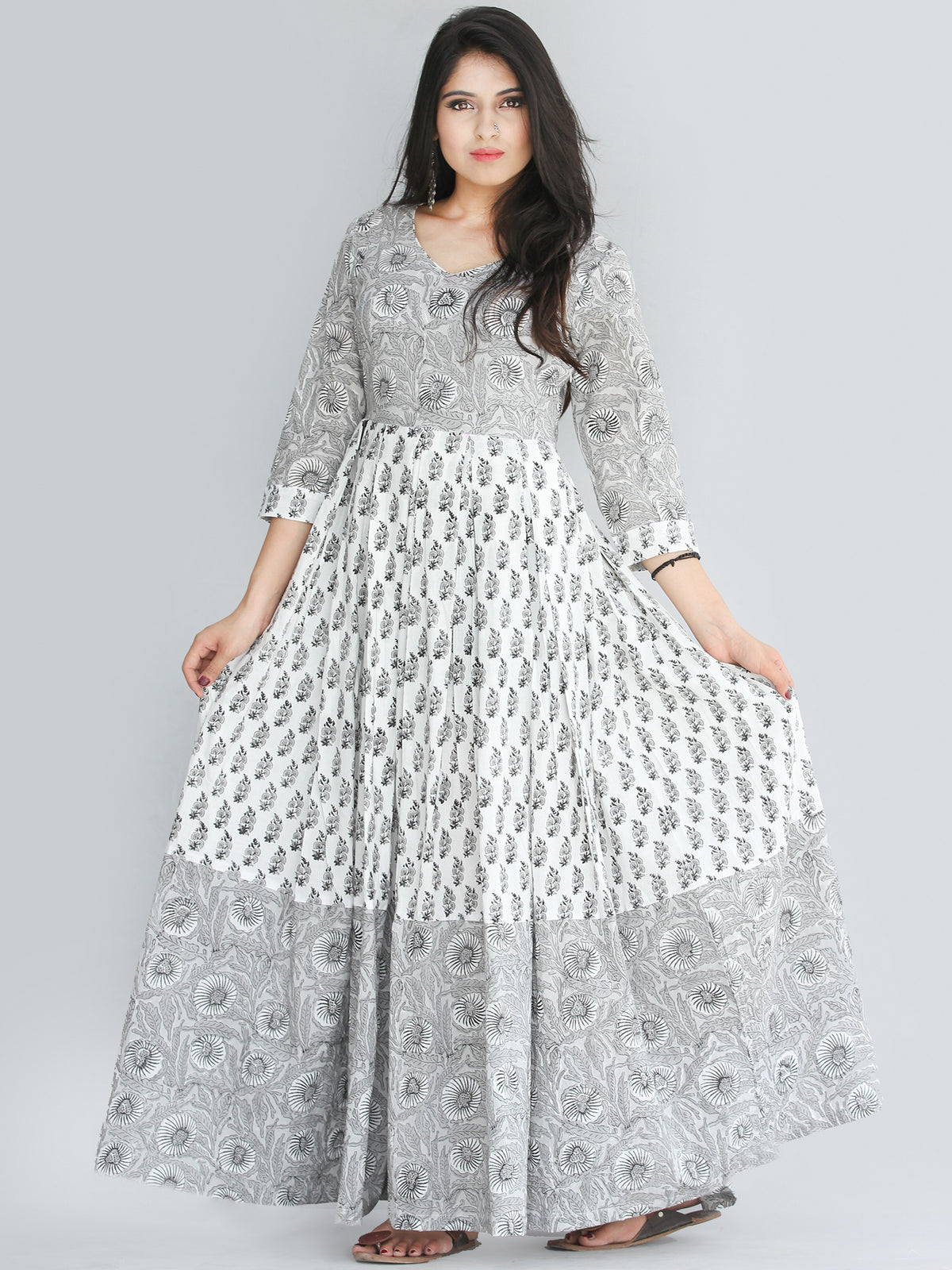 White self textured box pleated maxi dress – Moonstruck