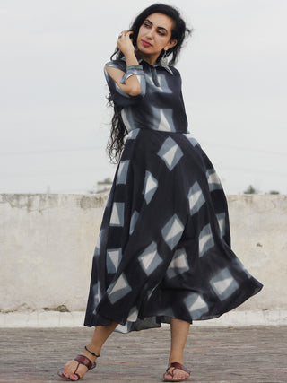 Naaz Black Grey White Hand Block Printed & Tie Dye Dress With Sleeve Slit And Collar - DS23F001