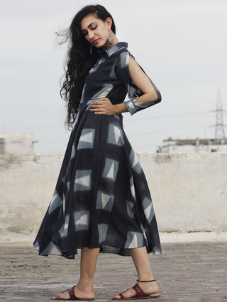 Naaz Black Grey White Hand Block Printed & Tie Dye Dress With Sleeve Slit And Collar - DS23F001