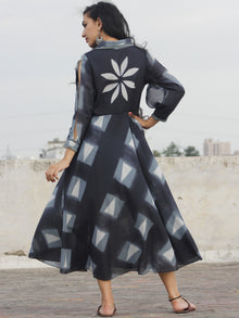 Naaz Black Grey White Hand Block Printed & Tie Dye Dress With Sleeve Slit And Collar - DS23F001