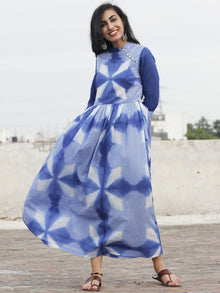 Naaz Saaj - Cobalt Blue Indigo White Tie Dye Full Length Dress With 3/4 Sleeves And Gathers   - DS29F001