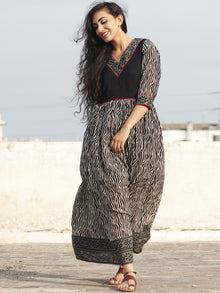 Naaz Nisha - Black Ivory Grey Maroon Hand Block Printed Dress With Gathers -  DS31F001