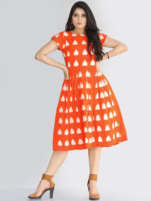 Mahrosh - Handwoven Double Ikat Pleated Dress With Side Pockets - D65F2282