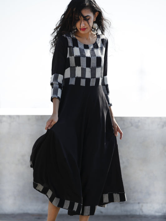 Black White Hand Woven Ikat Cotton Rayon Dress With Orave Cut - D191F928