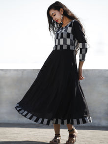 Black White Hand Woven Ikat Cotton Rayon Dress With Orave Cut - D191F928