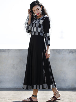 Black White Hand Woven Ikat Cotton Rayon Dress With Orave Cut - D191F928