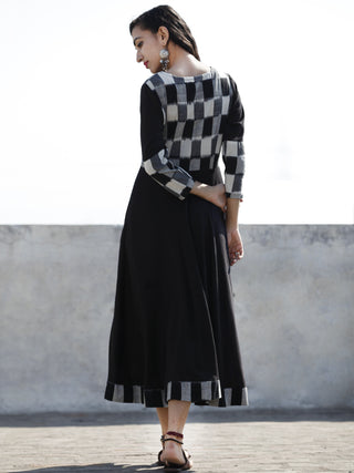 Black White Hand Woven Ikat Cotton Rayon Dress With Orave Cut - D191F928
