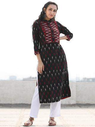 Tagai Sajin- Set of Ikat Kurta & Pants  - KS125B2412