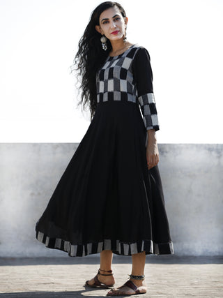 Black White Hand Woven Ikat Cotton Rayon Dress With Orave Cut - D191F928