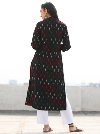 Tagai Sajin- Set of Ikat Kurta & Pants  - KS125B2412