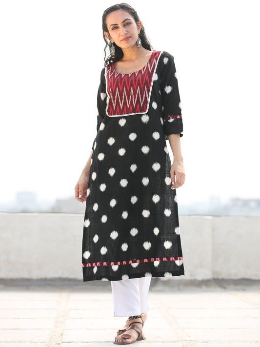 Tagai Soojan- Set of Ikat Kurta & Pants  - KS60H851