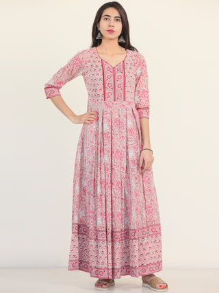 Fiza Tanvi Pleated Dress