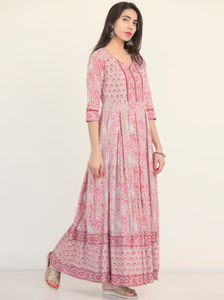 Fiza Tanvi Pleated Dress